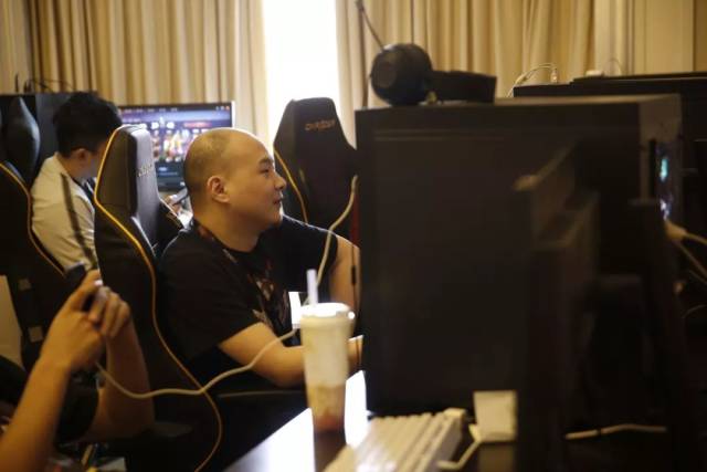 拉开气势 拉开气势